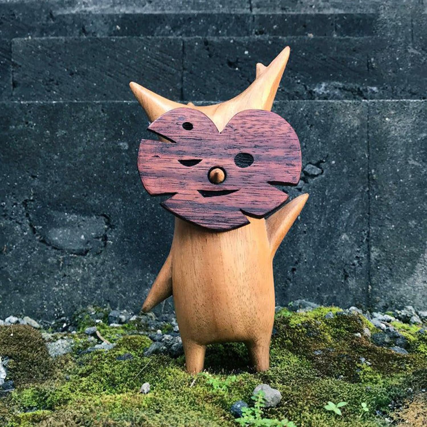 Wooden Korok Statue Home Decor - огляд і ціна Nail Art Zelda
