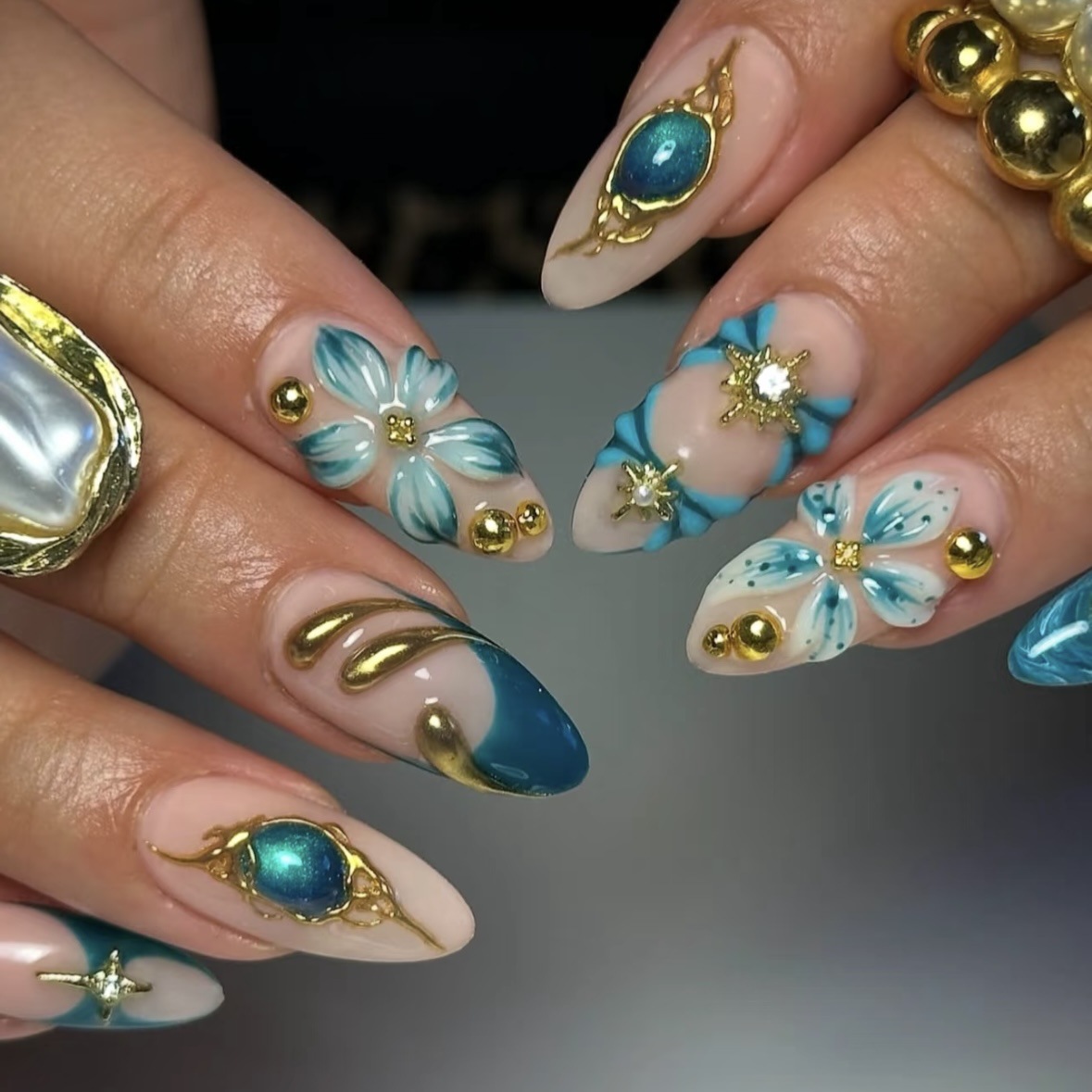 Premium Tiffany Blue Gold Fren - огляд і ціна Nail Art French Nails